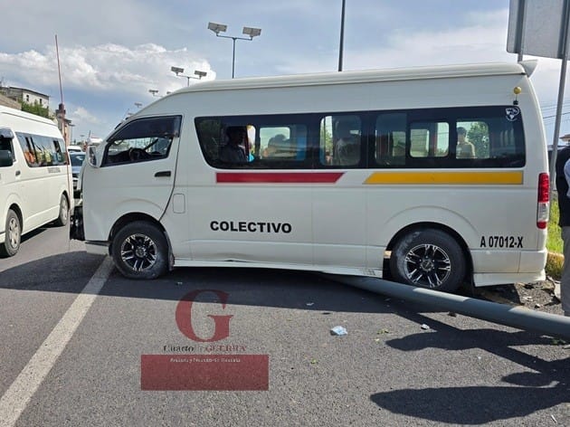 Accidente de transporte público en Vía Corta deja cinco lesionados en Tlaltelulco